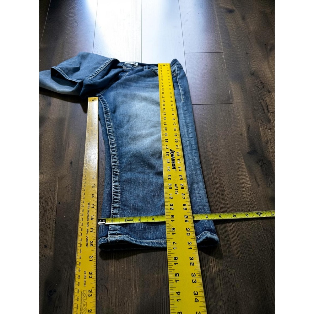 Vigoss Women 14 Capri Jeans Medium Wash Distressed Embroidered Flap Pocket Blue - Picture 9 of 9